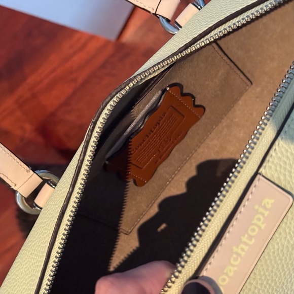 Coachtopia Cream Women's Barrel Bag - Picture 6 of 6